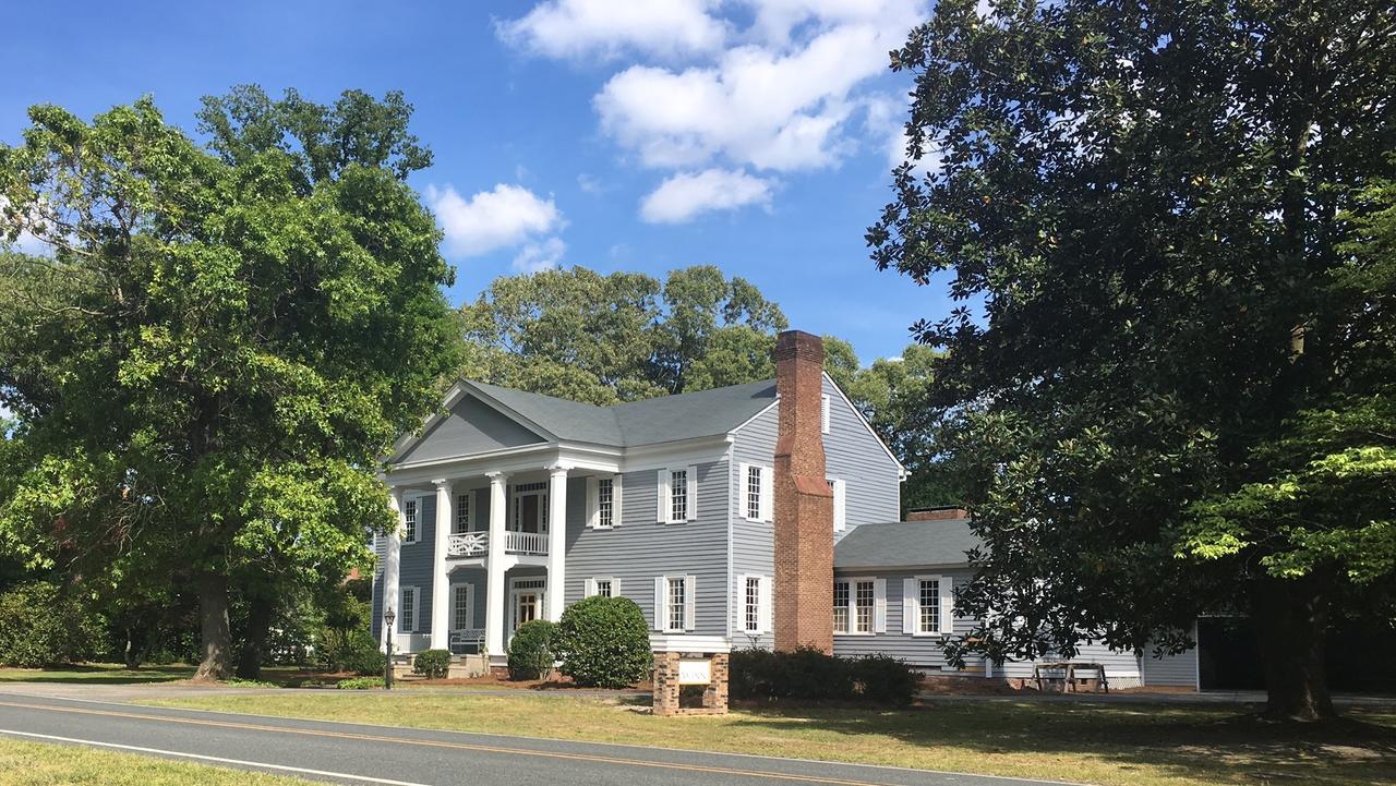 The Elizabethtown Inn Exterior photo