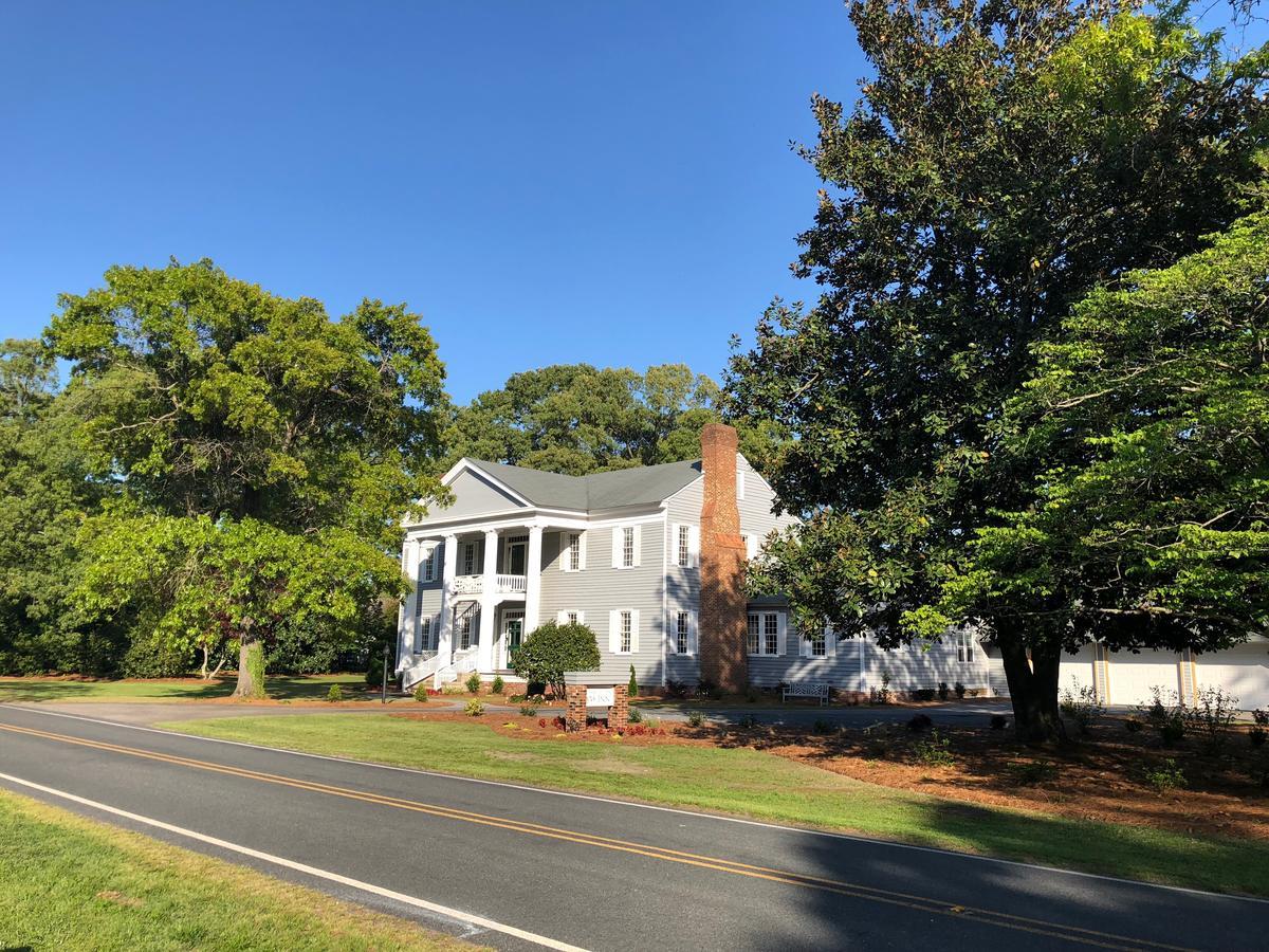 The Elizabethtown Inn Exterior photo